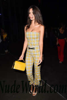 Emily Ratajkowski Sexy 85855