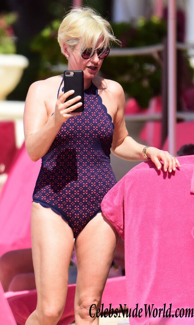 Emma Forbes Sexy 85968