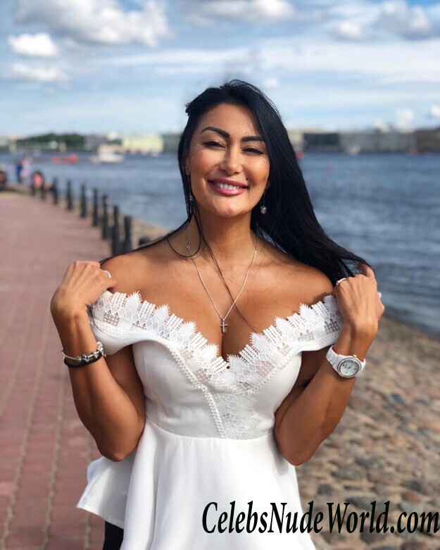 Irina Iris Hot 86357