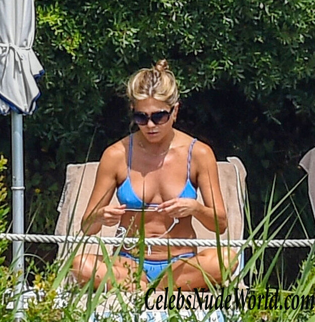 Jennifer Aniston Bikini 86697