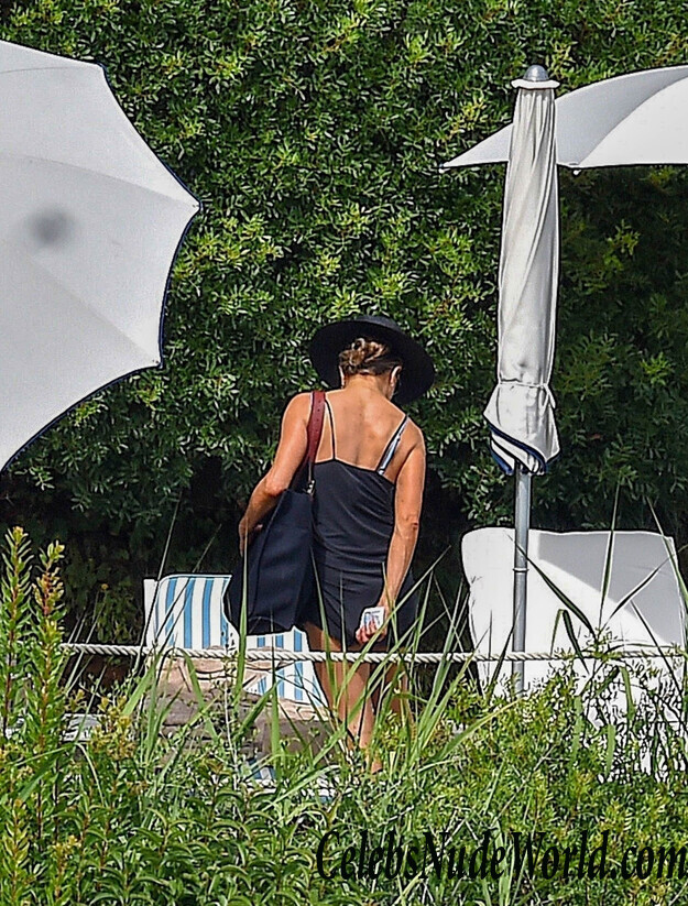 Jennifer Aniston Bikini 86706