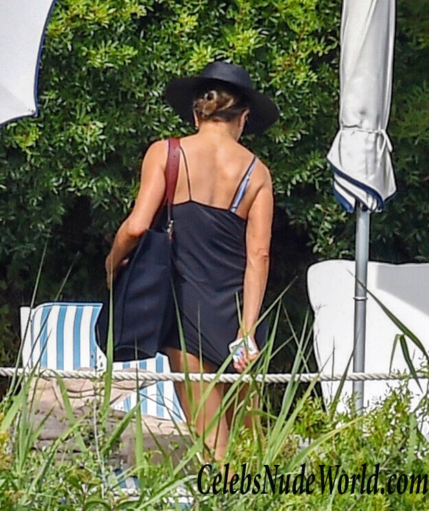 Jennifer Aniston Bikini 86712