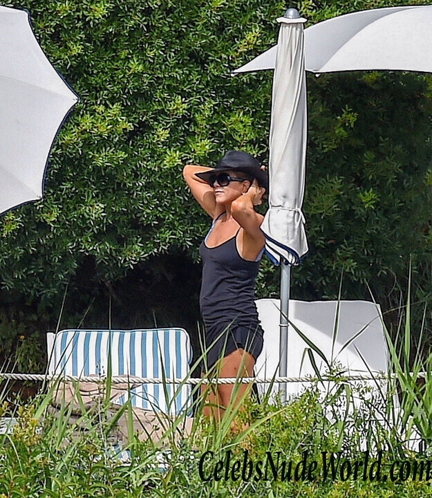 Jennifer Aniston Bikini 86720