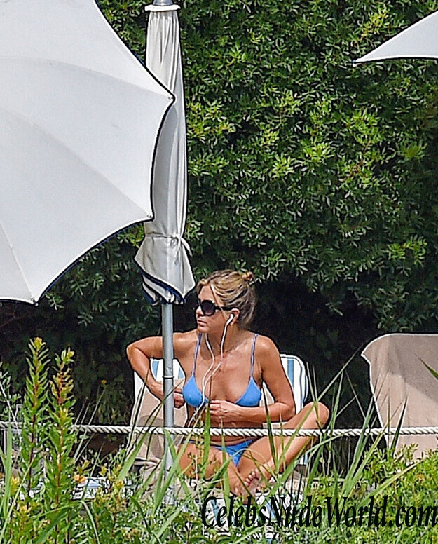 Jennifer Aniston Bikini 86734