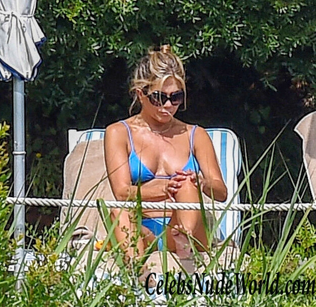 Jennifer Aniston Bikini 86735