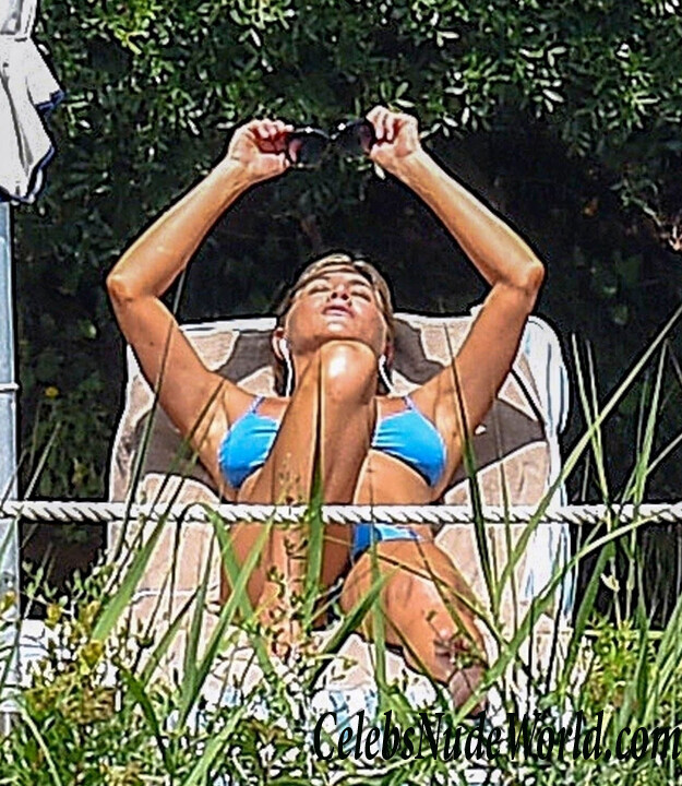 Jennifer Aniston Bikini 86756