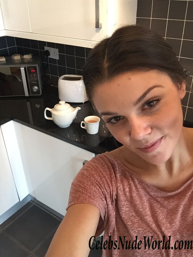 Faye Brookes LEAKS 87075