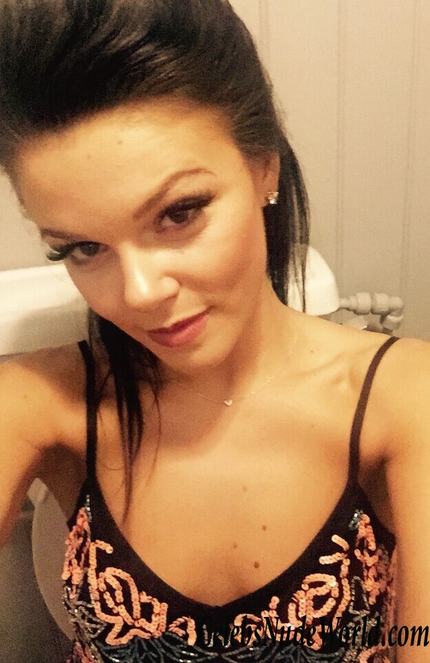 Faye Brookes LEAKS 87084