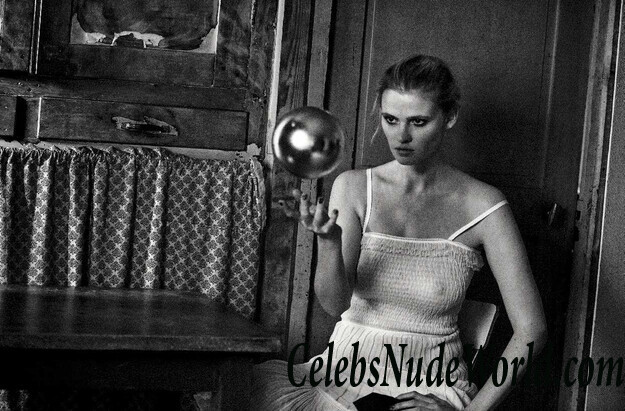 Sexy Photos of Lara Stone and Freja Beha Erichsen 87446