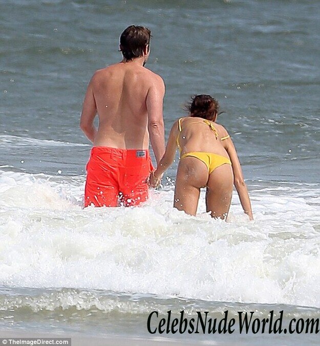 Irina Shayk Bikini Photos 87887