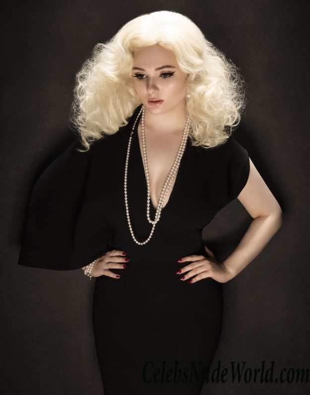 Abigail Breslin Erotic  8797