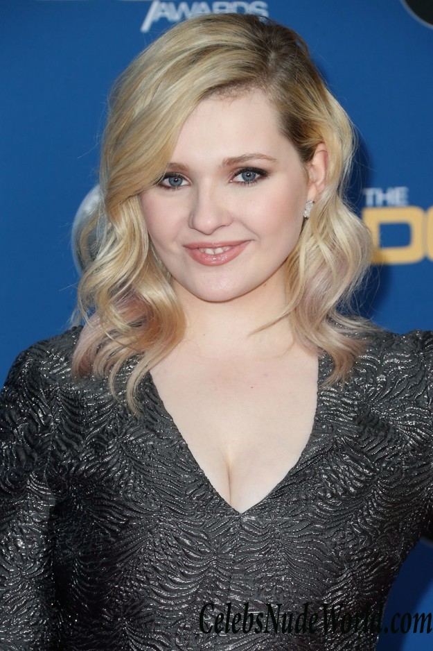 Abigail Breslin Erotic  8804