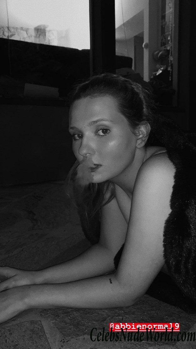 Abigail Breslin Erotic  8805