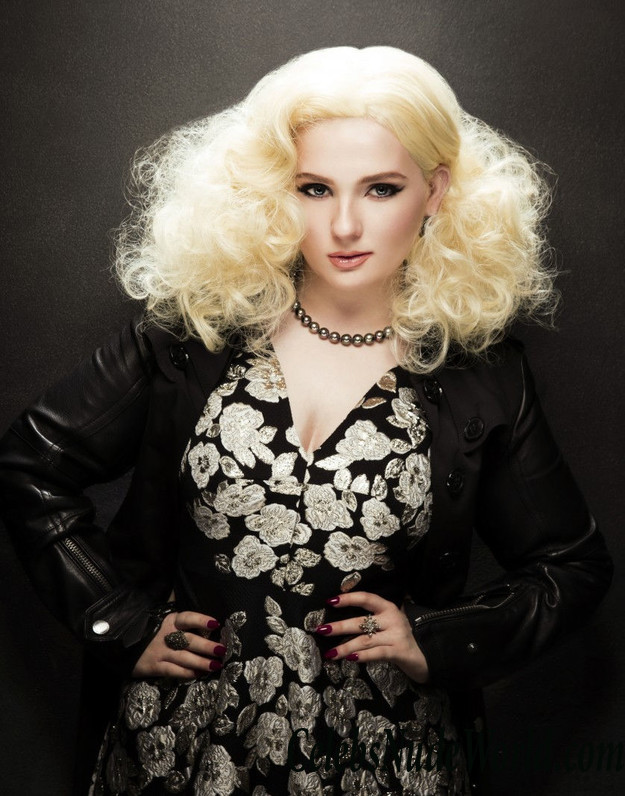 Abigail Breslin Erotic  8806