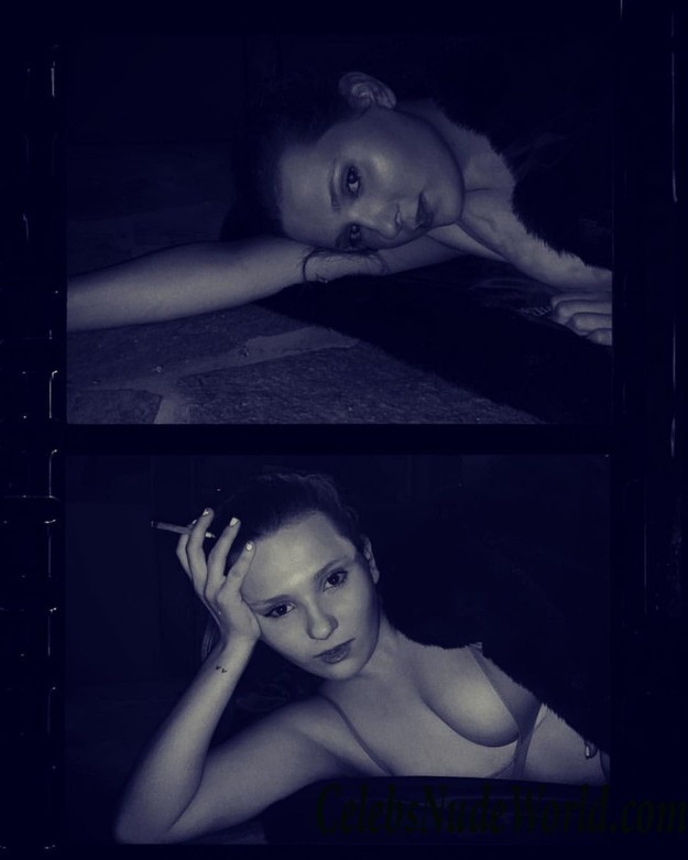 Abigail Breslin Erotic  8816