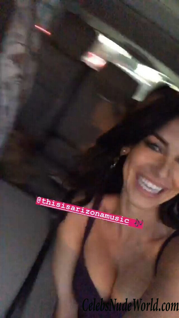 Jessica Lowndes Cleavage 88595