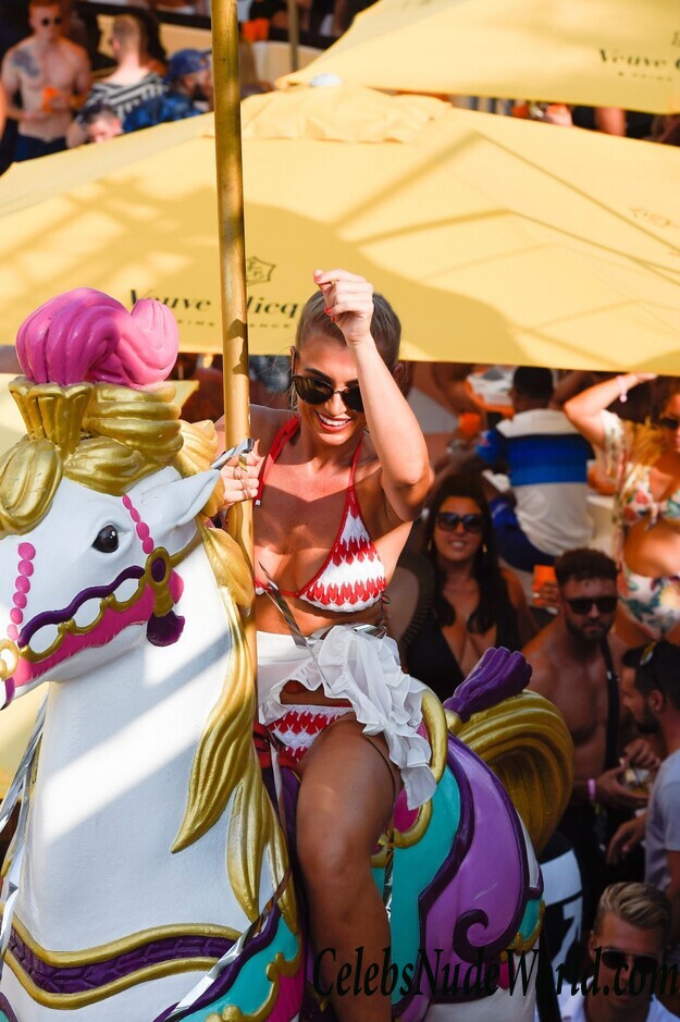 Sam Faiers, Billie Faiers, Ferne McCann Bikini 88722