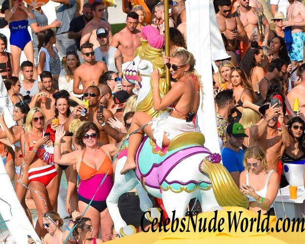 Sam Faiers, Billie Faiers, Ferne McCann Bikini 88744