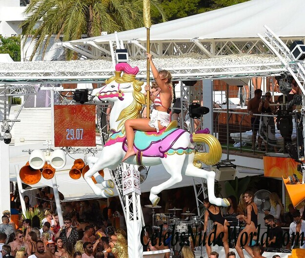 Sam Faiers, Billie Faiers, Ferne McCann Bikini 88752