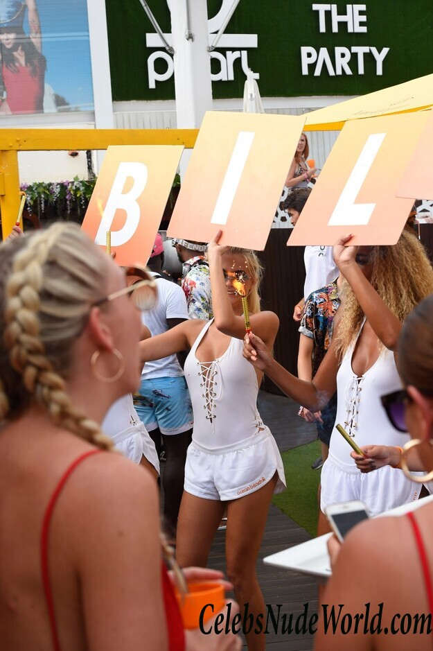 Sam Faiers, Billie Faiers, Ferne McCann Bikini 88771