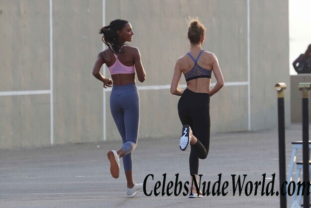 Josephine Skriver & Jasmine Tookes Sexy 88906