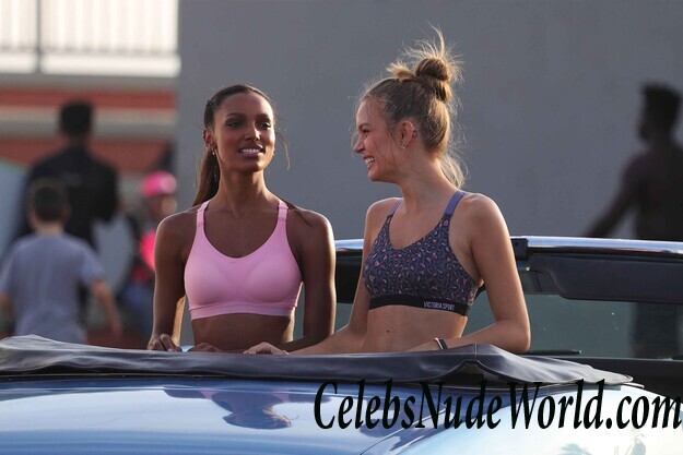 Josephine Skriver & Jasmine Tookes Sexy 88916