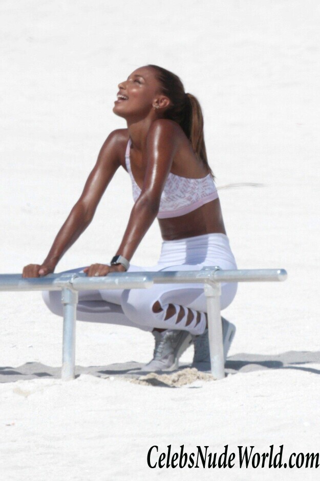 Jasmine Tookes Beach Workout Photos 89146