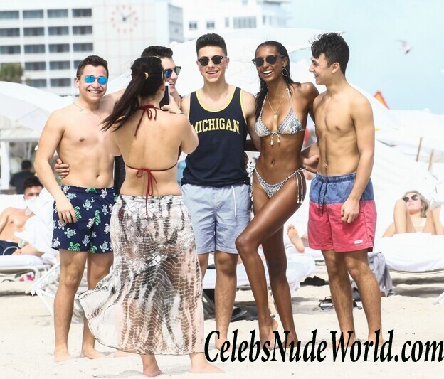 Lais Ribeiro & Jasmine Tookes Sexy 89263