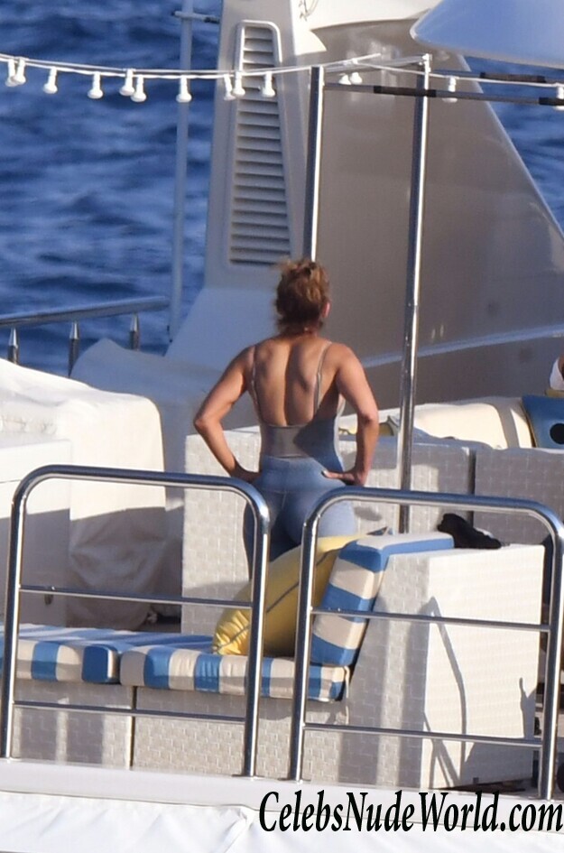 Jennifer Lopez Hot 89300