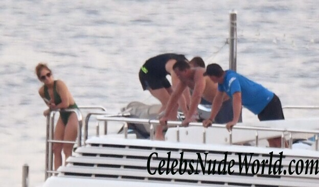 Jennifer Lopez Hot 89320