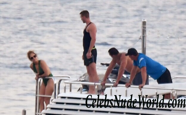 Jennifer Lopez Hot 89321