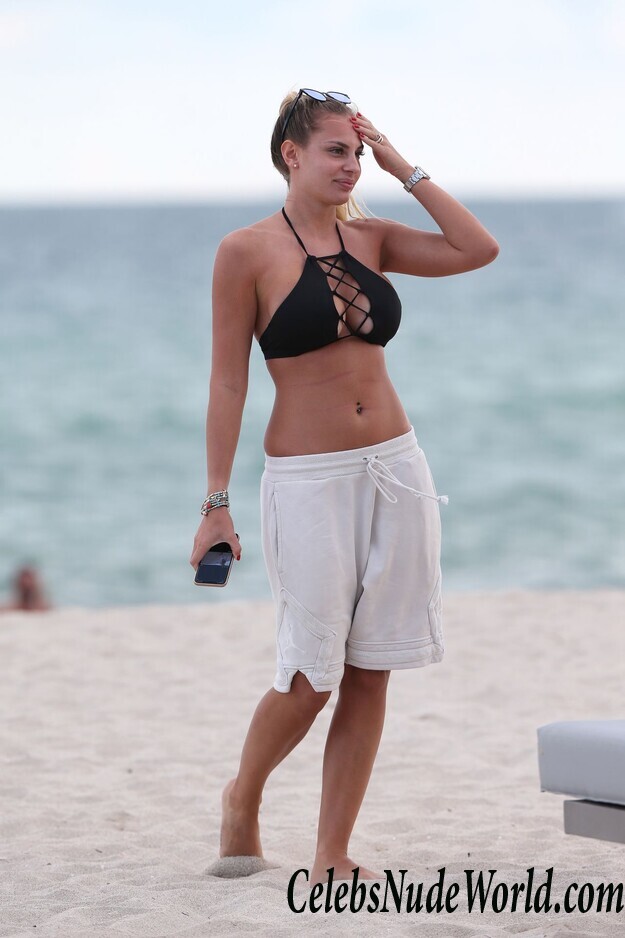 Francesca Brambilla Bikini 89509