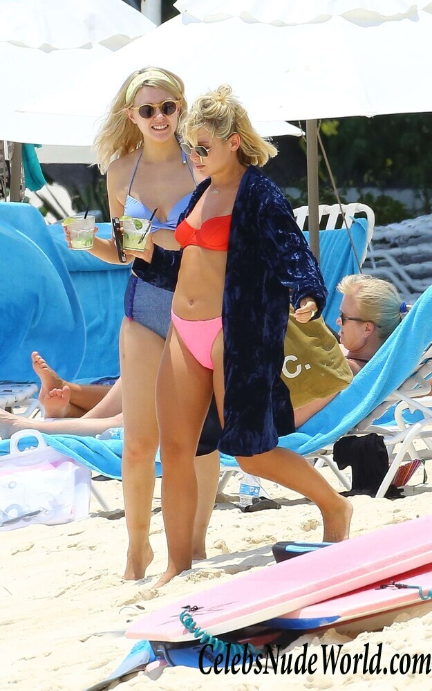 Jessica Woodley Looks Beautiful In That Bikini 89642