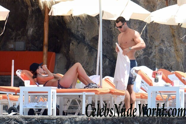 Jennifer Hawkins Bikini 89763