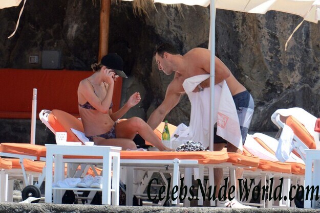 Jennifer Hawkins Bikini 89764