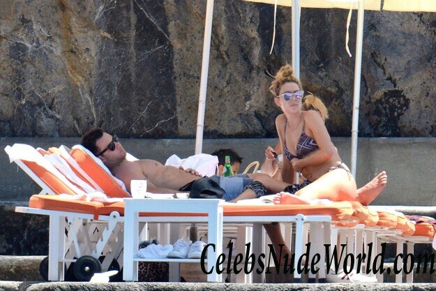 Jennifer Hawkins Bikini 89811