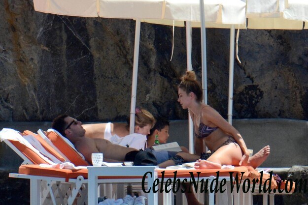 Jennifer Hawkins Bikini 89812