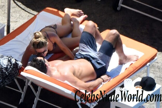 Jennifer Hawkins Bikini 89813