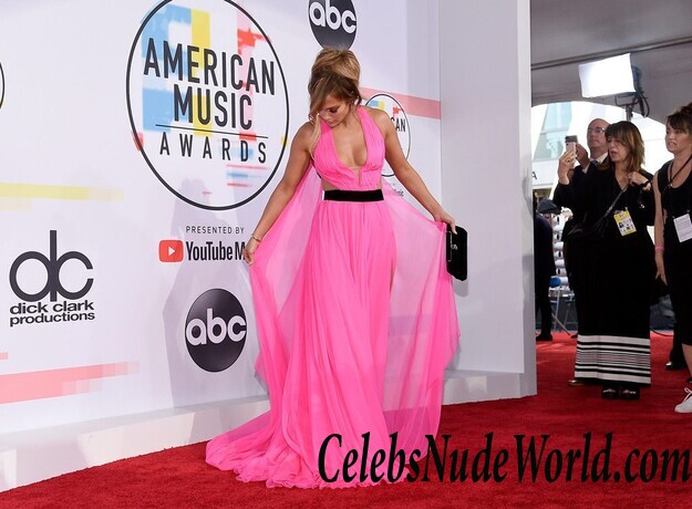 Jennifer Lopez Cleavage 90129