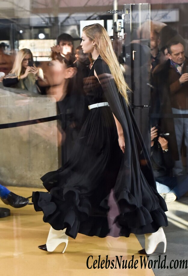 Gigi Hadid See Through 90509