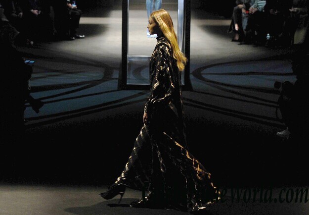 Gigi Hadid See Through 90524