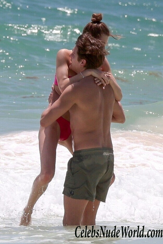 Grace Elizabeth Bikini 90613