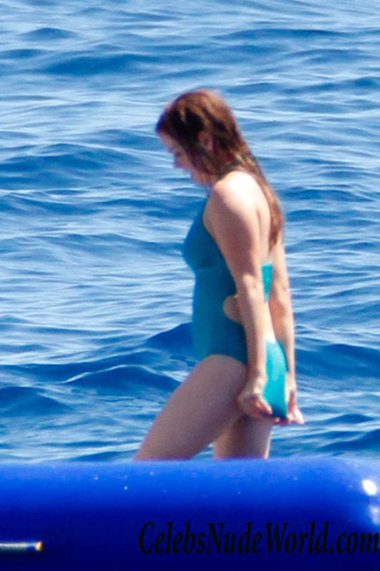 Isla Fisher's Swimsuit photos 91055