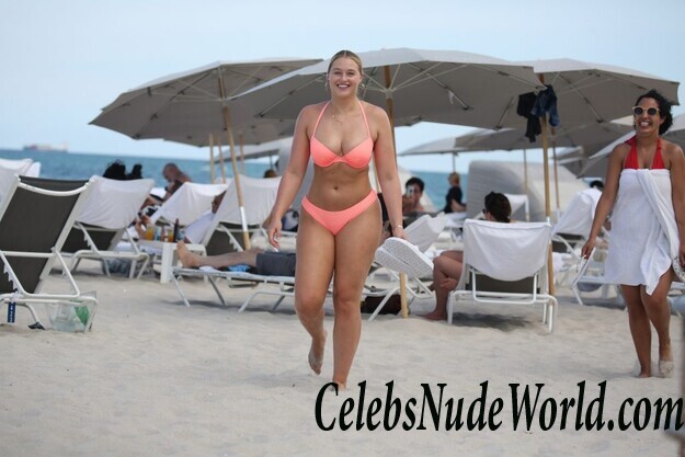 Iskra Lawrence Sexy 92783