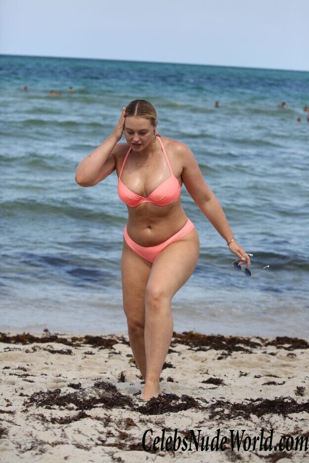 Iskra Lawrence Sexy 92788