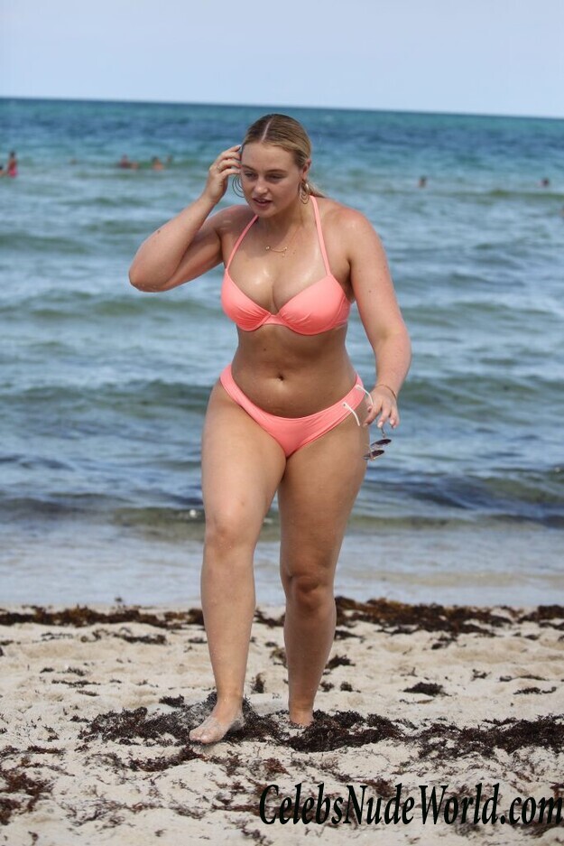 Iskra Lawrence Sexy 92789