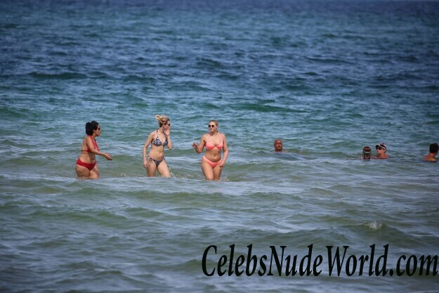 Iskra Lawrence Sexy 92797