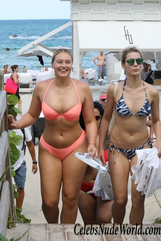 Iskra Lawrence Sexy 92823