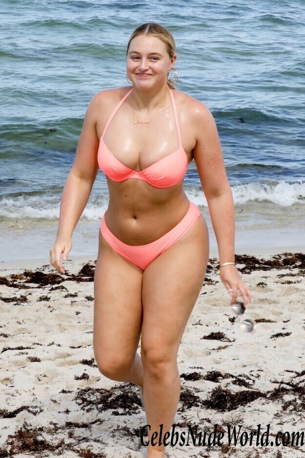 Iskra Lawrence Sexy 92833