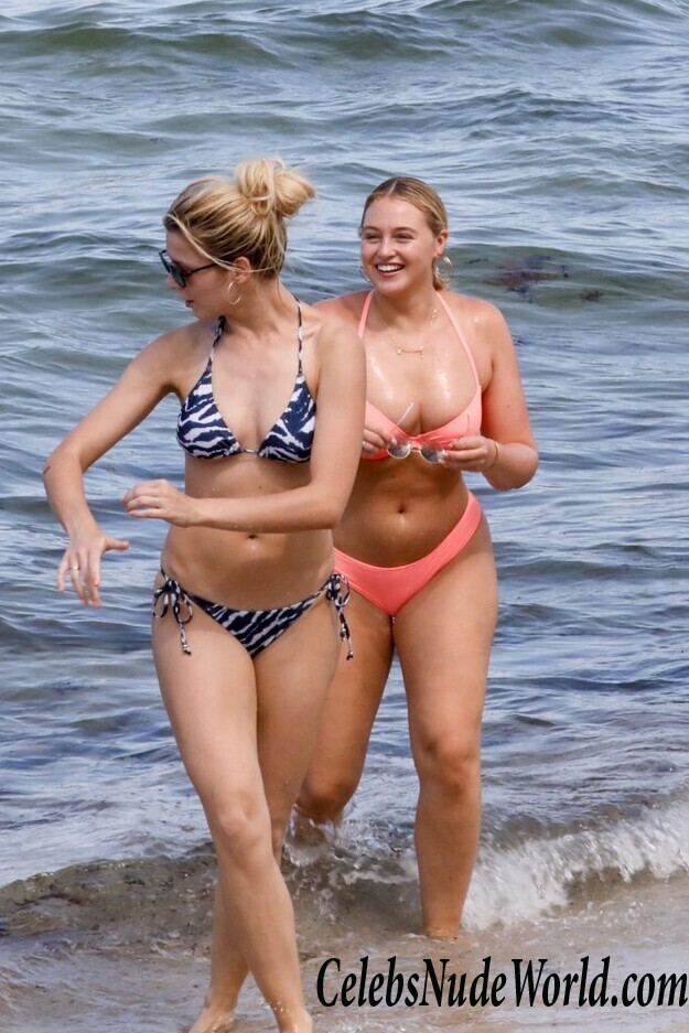 Iskra Lawrence Sexy 92835